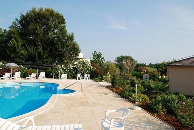 Bungalow Leo ซาวูดริยา ภายนอก รูปภาพ