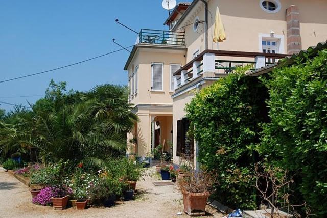 Bungalow Leo ซาวูดริยา ภายนอก รูปภาพ
